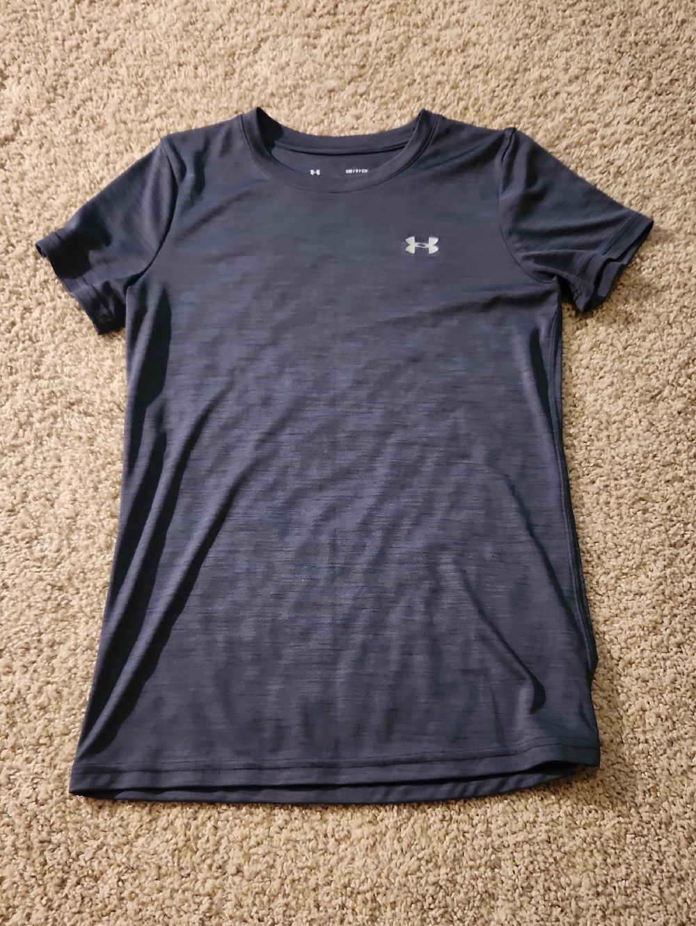 Under Armour Charcoal Heatgear Short Sleeve Athletic Tee with Reflective Logo